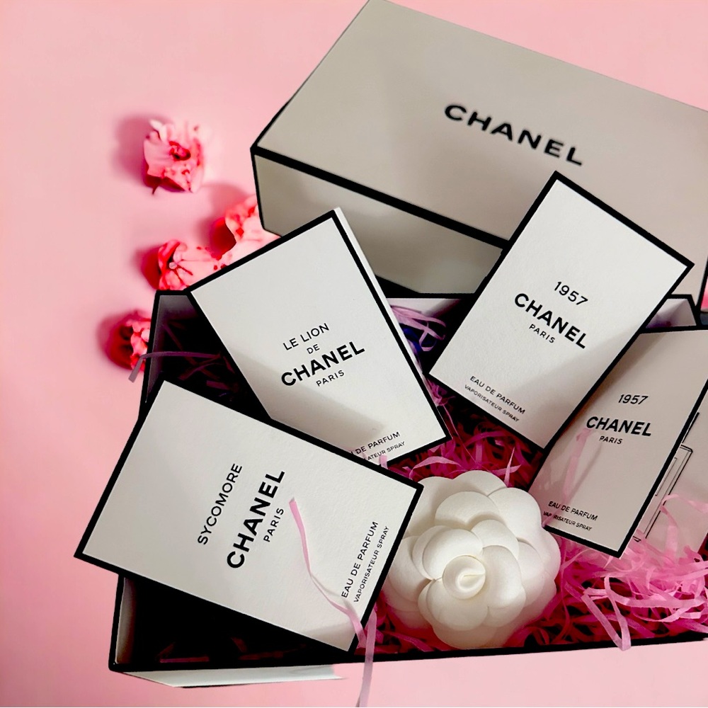 CHANEL GIFT BOX LES EXCLUSIFS DE CHANEL
